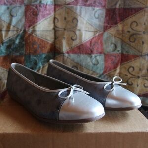 Ara silver/blue flats NWOT - would fit size 10US